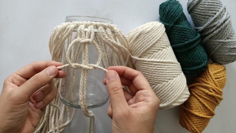 This old trick transforms empty jars into stunning decor for your home…
