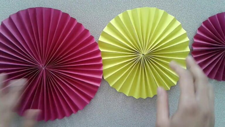 An old trick for turning scrap paper into stunning decorations that wow everyone…