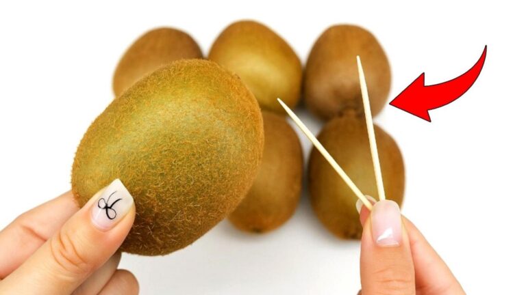 This simple method transforms kiwi peeling into a hassle-free experience…