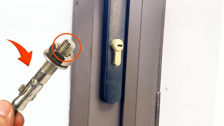 5 Super Tips for Emergency Door Opening Without a Key! Discover How to Get In Fast!