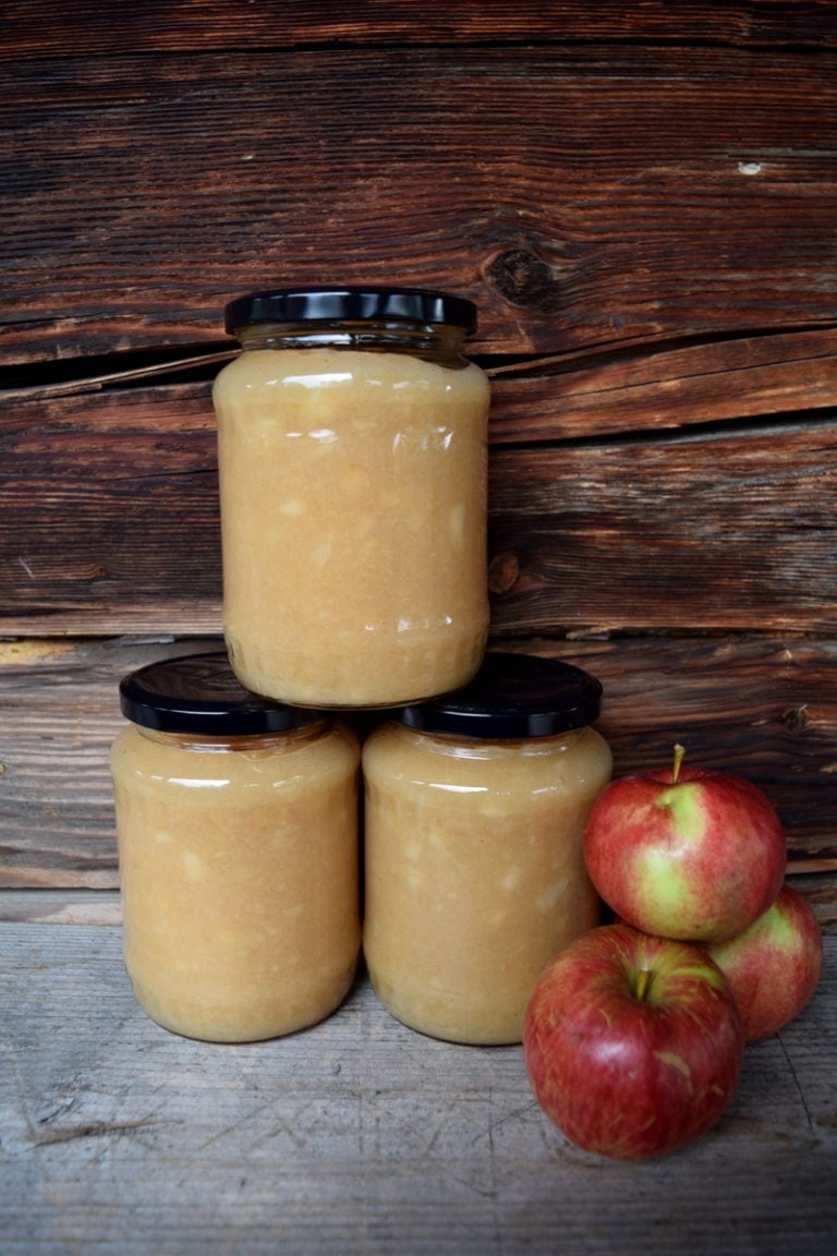 Two Easy Ways to Make Delicious Applesauce
